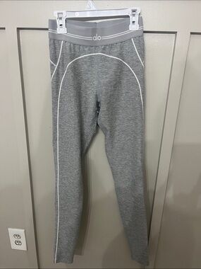 ALO Yoga Gray Hearthrob Leggings